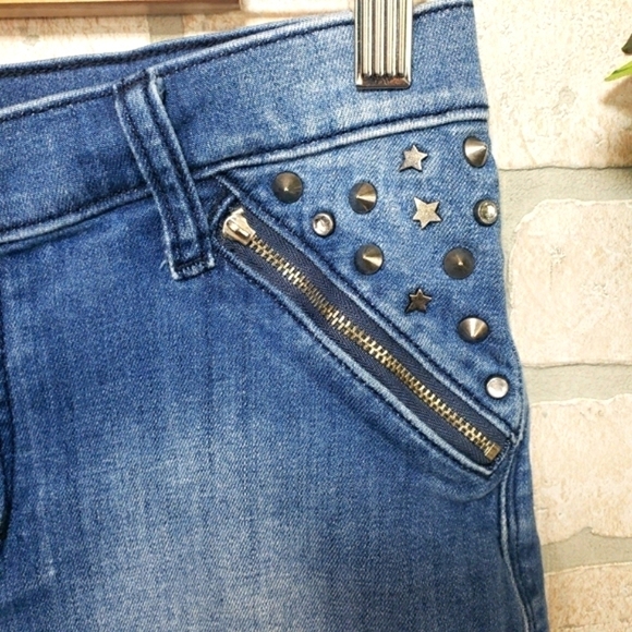 ROCK & REPUBLIC Stretch Embellished Shorts Size 6 - Picture 3 of 7